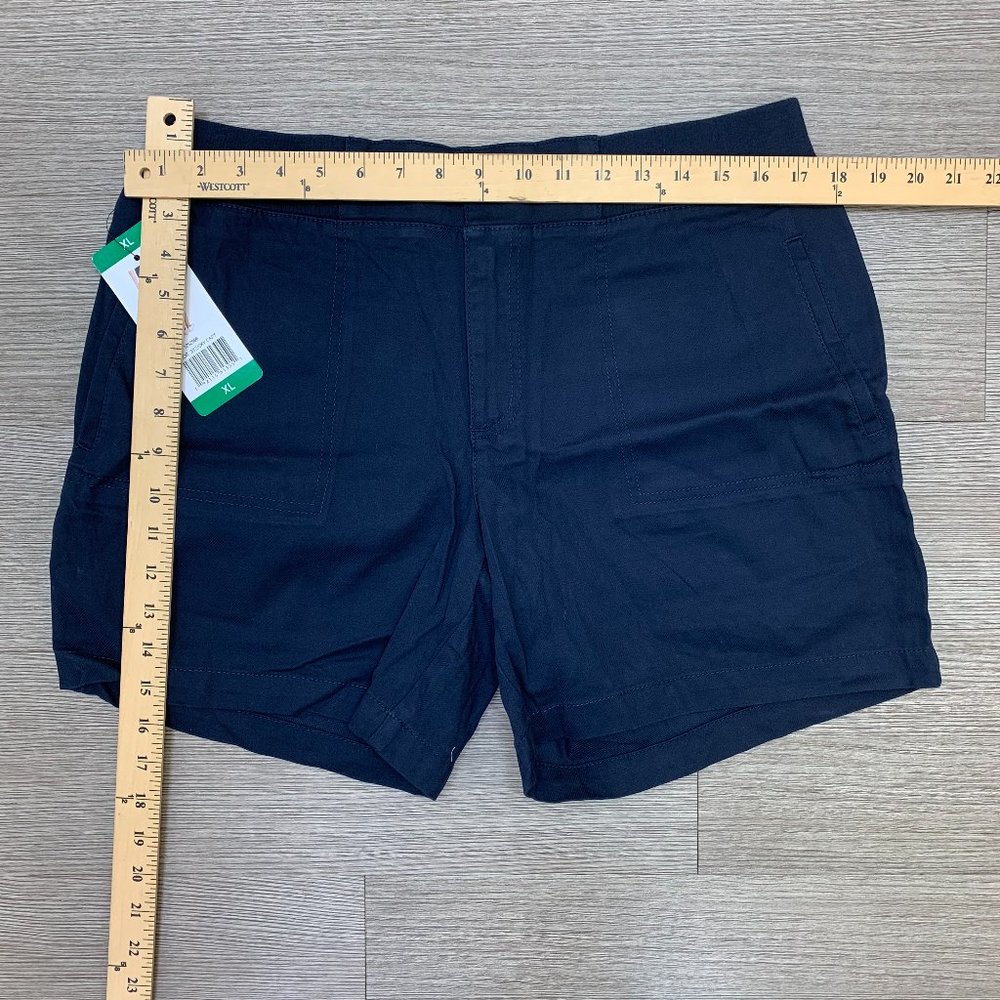 Tommy Hilfiger Tencel Wideband Walking Shorts - Picture 3 of 3